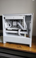PC Gamer Astro - RX 9070 XT FPS Factory
