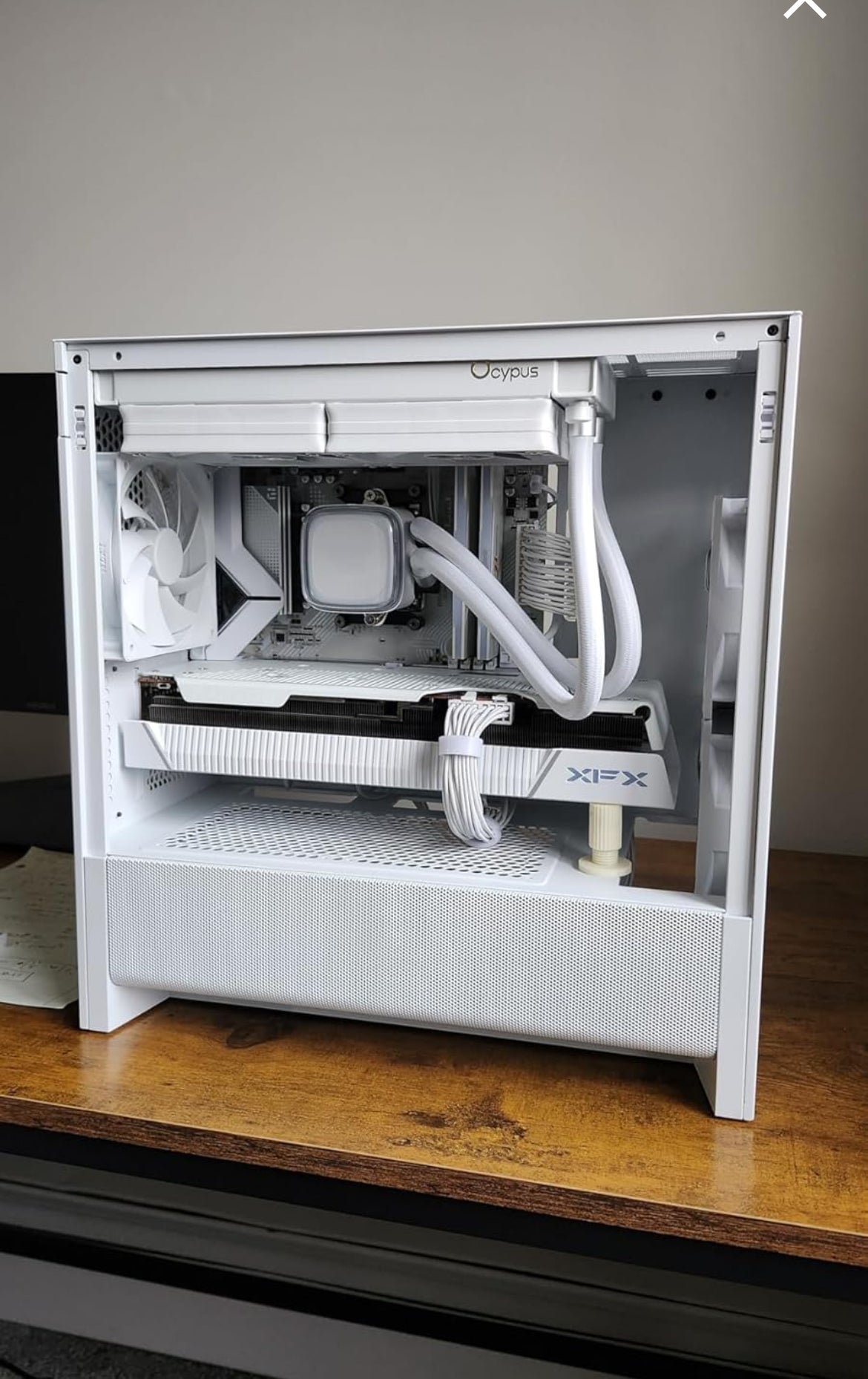 PC Gamer Astro - RX 9070 XT FPS Factory