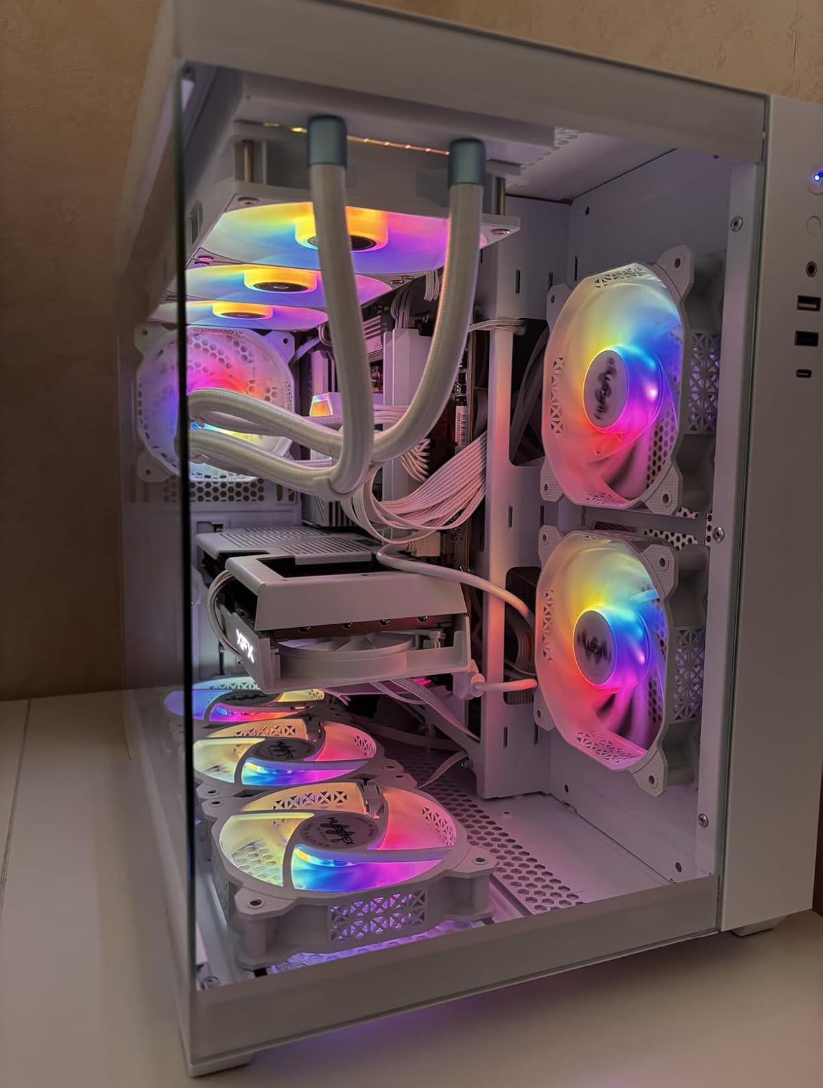 PC Gamer Swift - RX 9060 XT FPS Factory