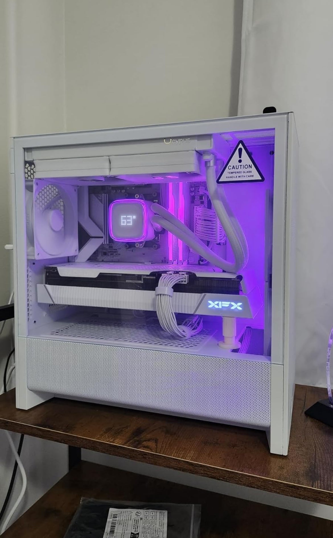 PC Gamer Astro - RX 9070 XT FPS Factory